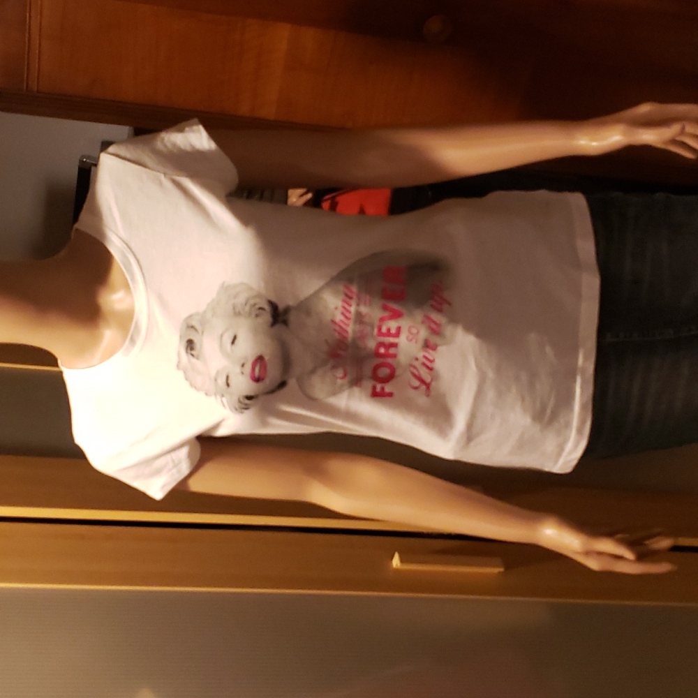 Womens tee